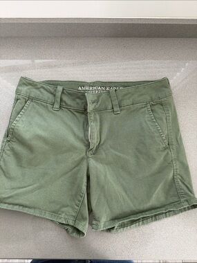 American Eagle Outfitters Olive Green Women's Chino Shorts Midi length size 4